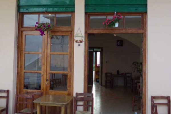annas-tavern-coffee-shop-voutas-paleochora-south-chania-crete