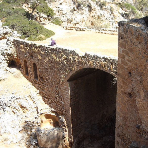 hude-old-bridge-katholiko-monastery-agios-ioannis-akrotiri-chania-crete